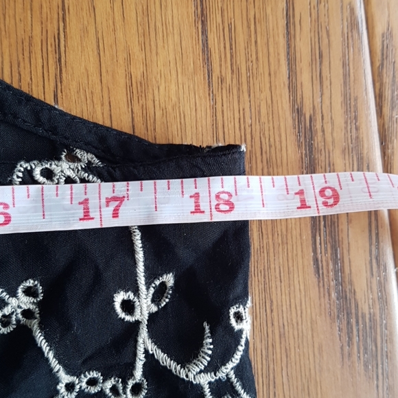 American Eagle Outfitters Eyelit Black Tank Size M - Picture 4 of 9